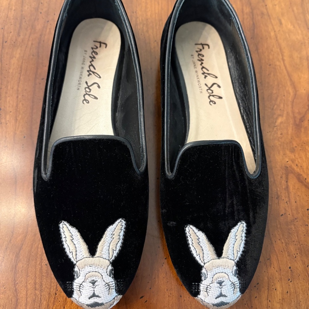 French Sole Hefner Black Velvet Bunny Embroidery Flats - Picture 4 of 7